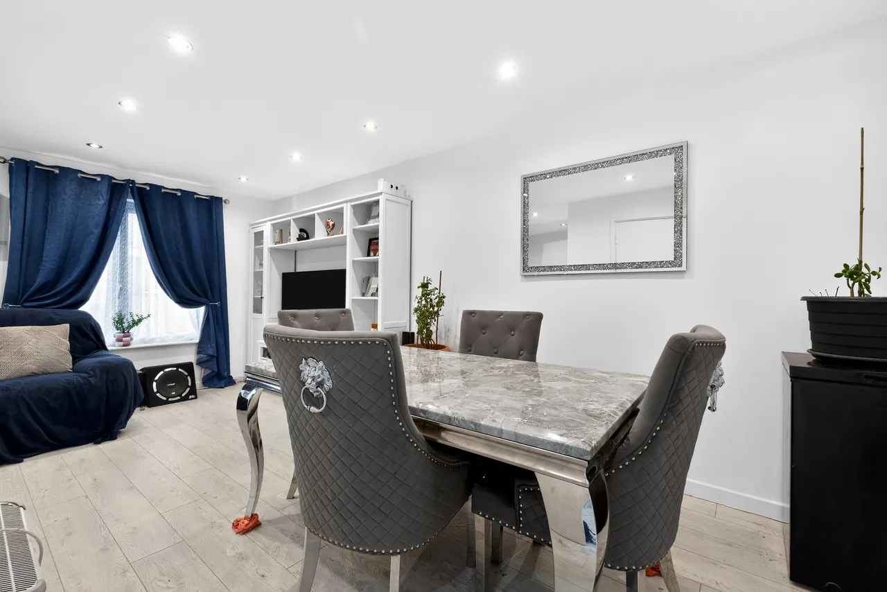 3 bed flat for sale, Dundas Road, London, SW9