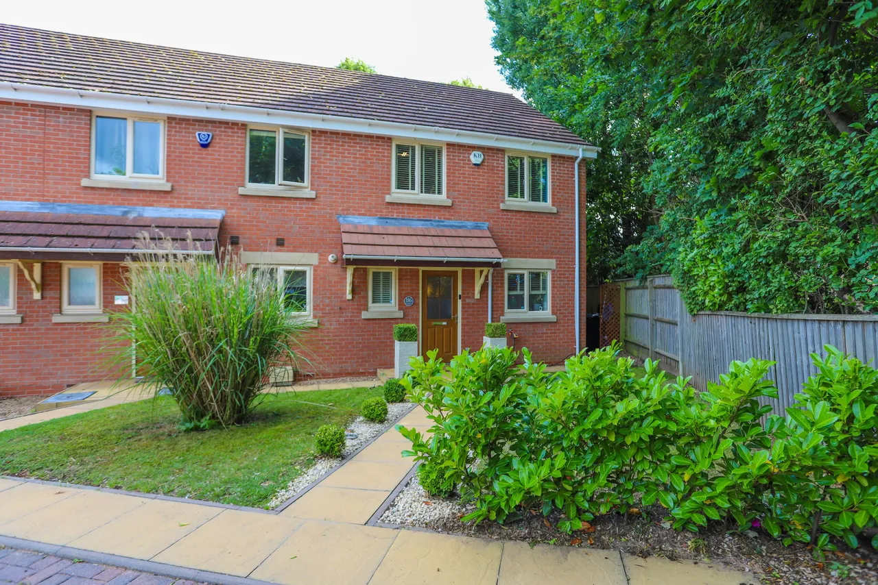 3 bed house for sale, Old Hawne Lane, Halesowen, B63
