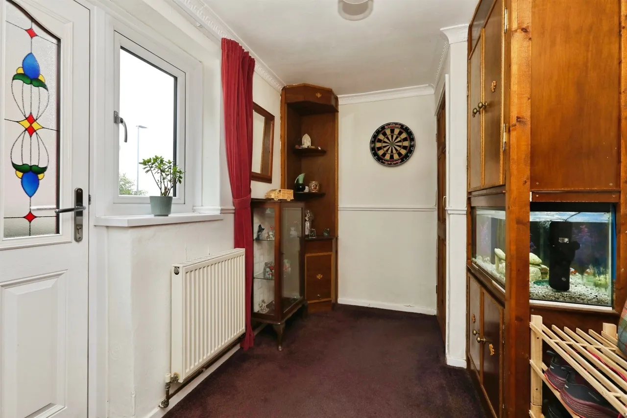 Long Lane, Carlton-In-Lindrick, S81, photo 3