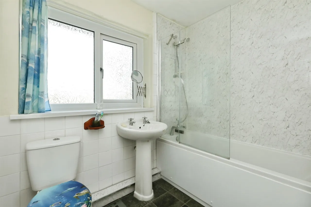 Long Lane, Carlton-In-Lindrick, S81, photo 11