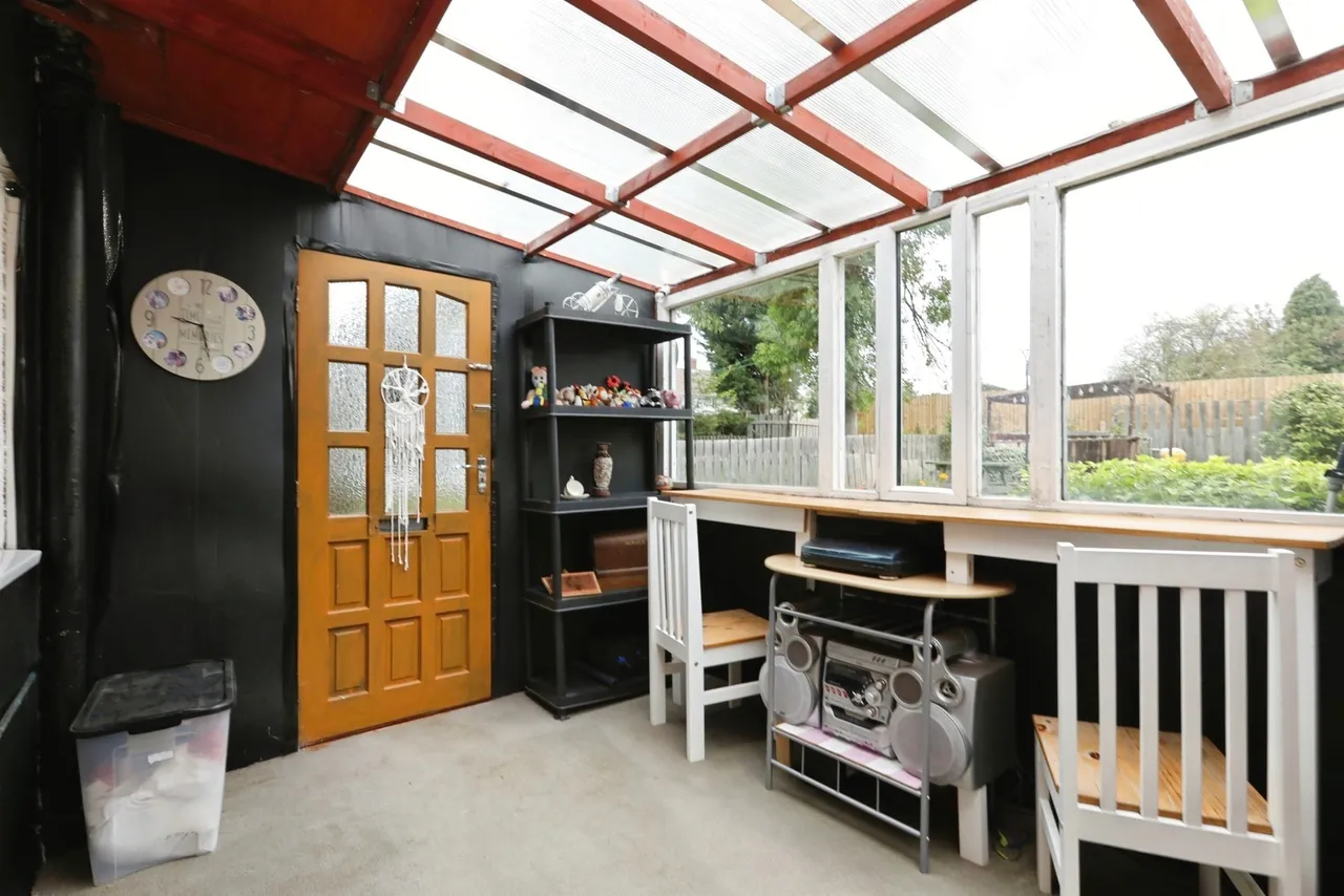 Long Lane, Carlton-In-Lindrick, S81, photo 2