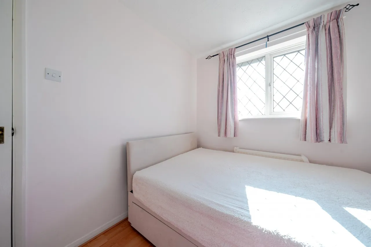 Daimler Close, Rectory Farm, NN3, photo 6