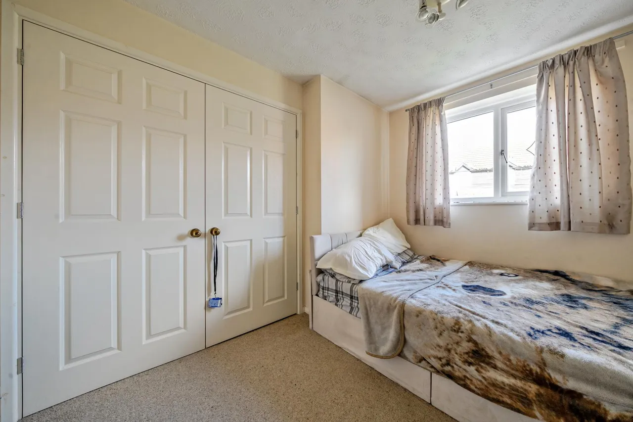 Daimler Close, Rectory Farm, NN3, photo 7