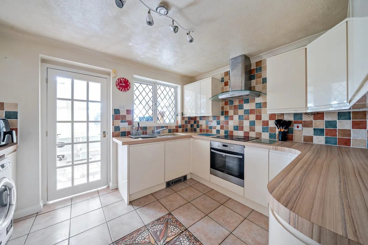 Daimler Close, Rectory Farm, NN3, photo 2
