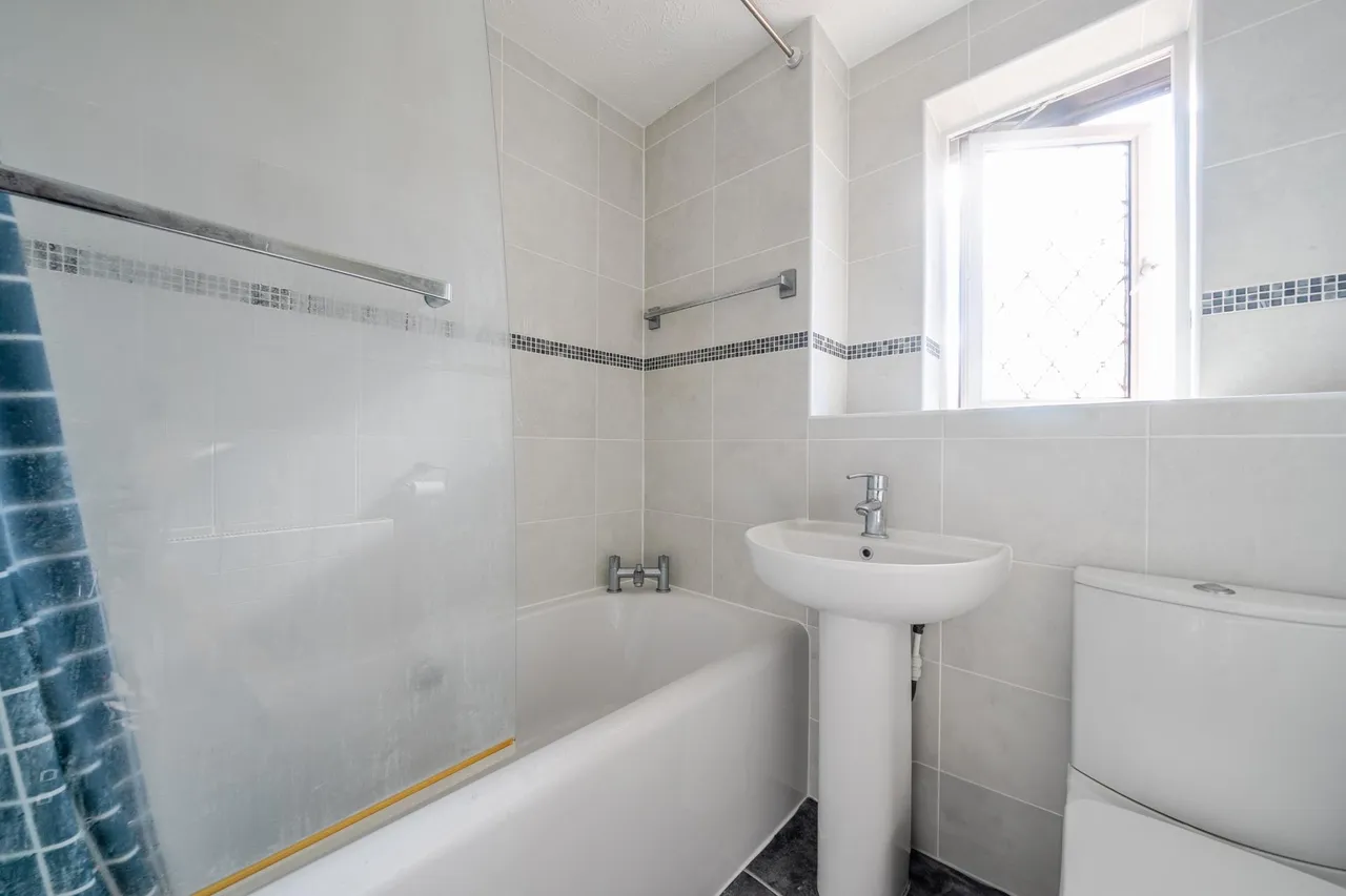 Daimler Close, Rectory Farm, NN3, photo 8