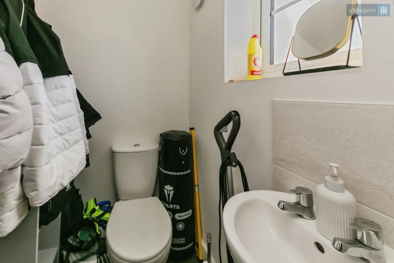 Thomas Aston Place, Henhull, CW5, photo 8