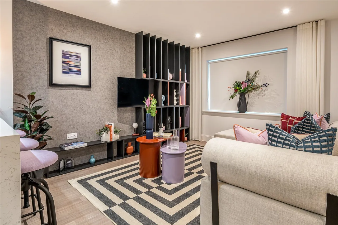 Stoke Gardens, Slough, SL1, photo 4
