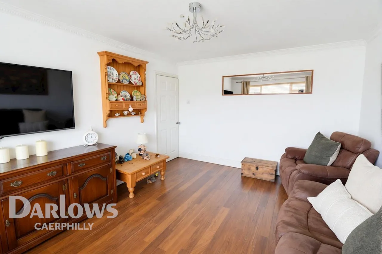 Ashgrove Terrace, Treharris, photo 4