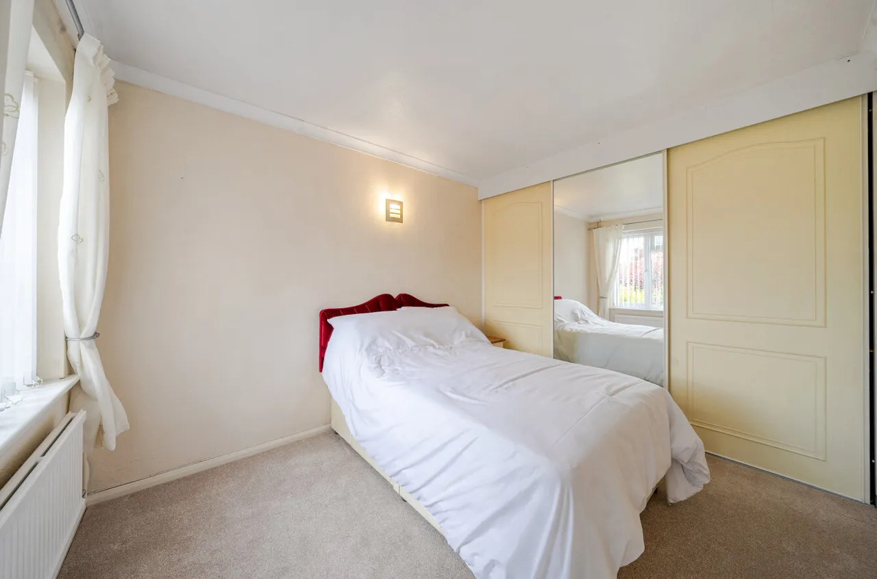 White Acres Road, Mytchett, Camberley, Surrey, GU16 6EY, photo 9