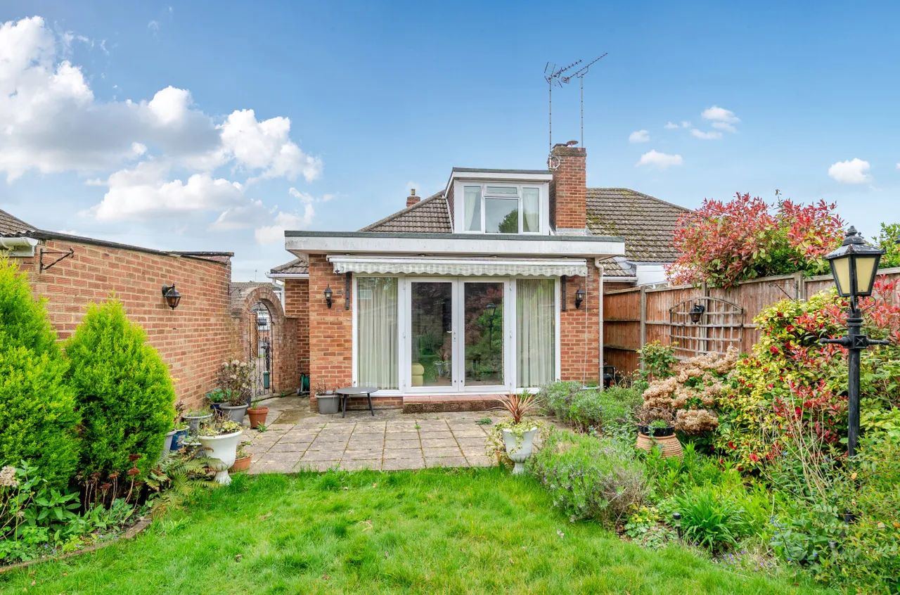 White Acres Road, Mytchett, Camberley, Surrey, GU16 6EY, photo 12