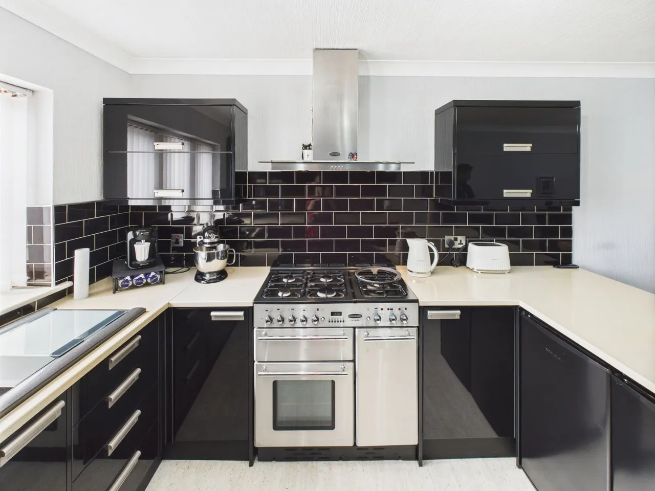 West Lane, Baildon, BD17, photo 6