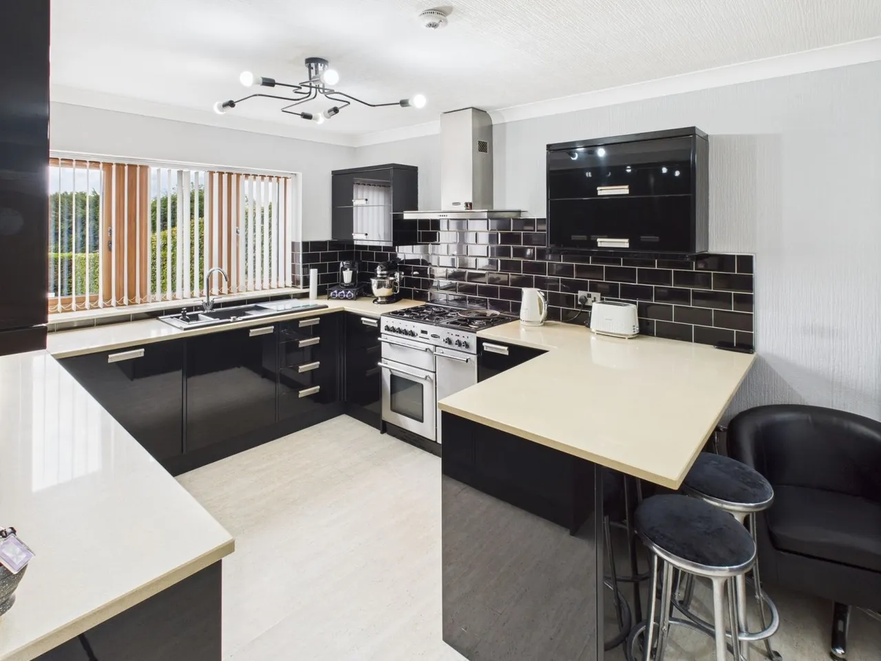 West Lane, Baildon, BD17, photo 3