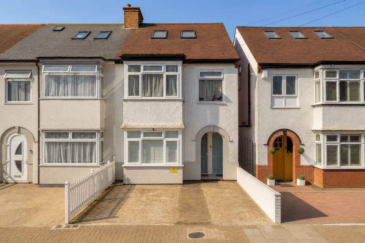 2 bed flat for sale, Parkfield Road, Harrow, HA2