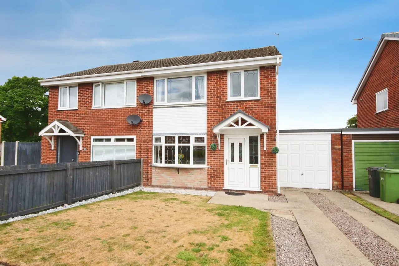 3 bed house for sale — Windsor Drive, Wigginton, York