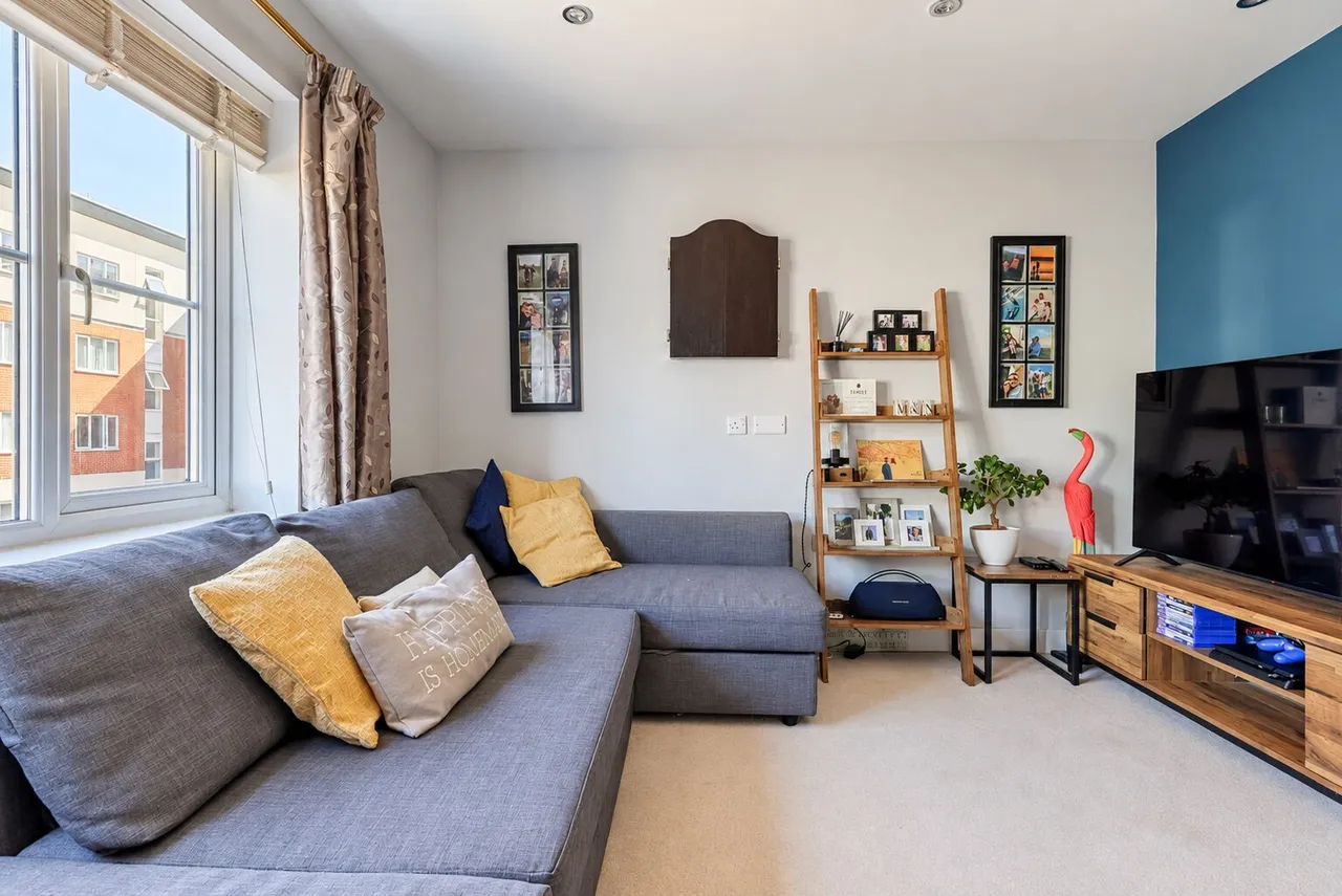 Chequers Avenue, High Wycombe, HP11, photo 5