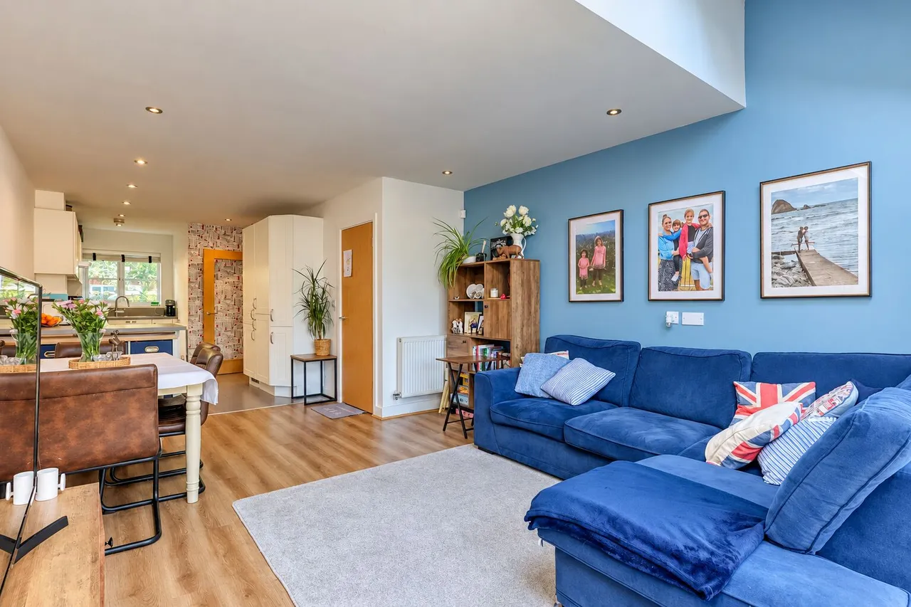 Chequers Avenue, High Wycombe, HP11, photo 2
