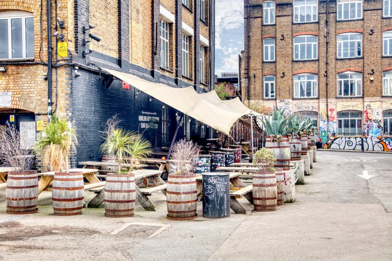 Wallis Road, E9, photo 31
