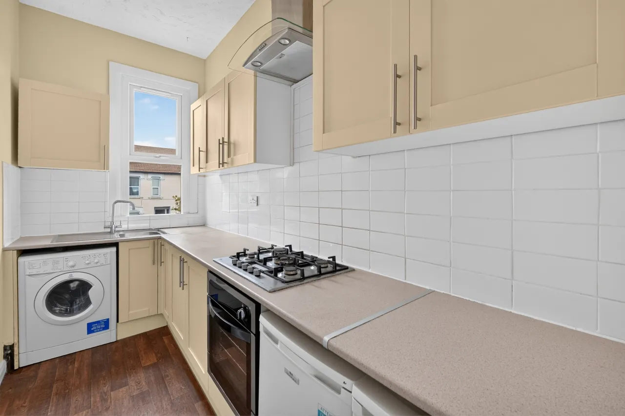 Ferme Park Road, Hornsey, N8, photo 2