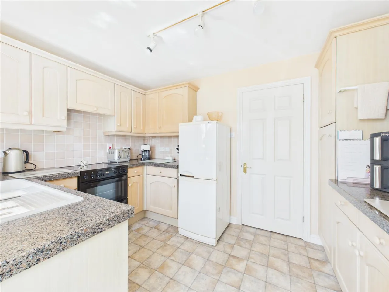 Woodside Close, Ruislip, HA4 7BH, photo 5