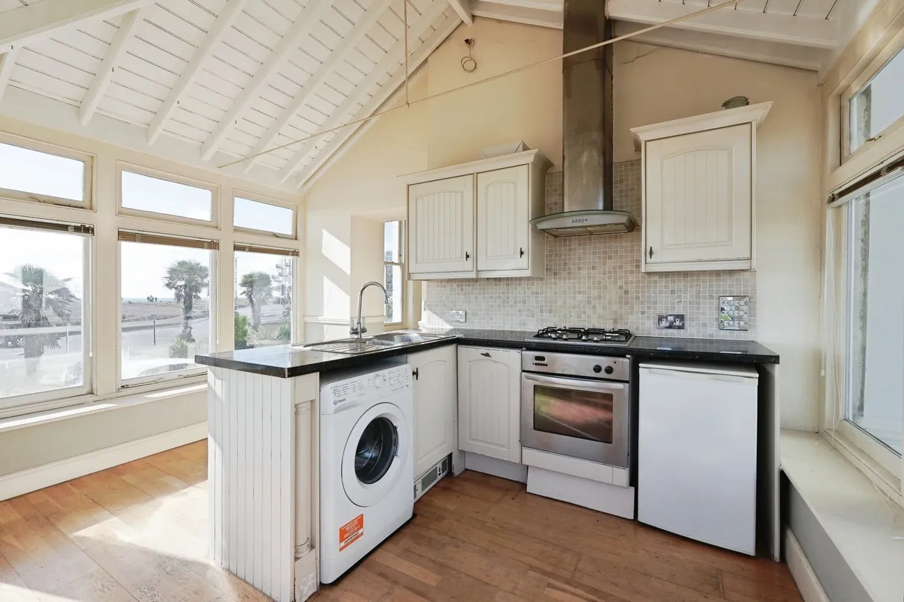 Marine Crescent, Folkestone, CT20, photo 9
