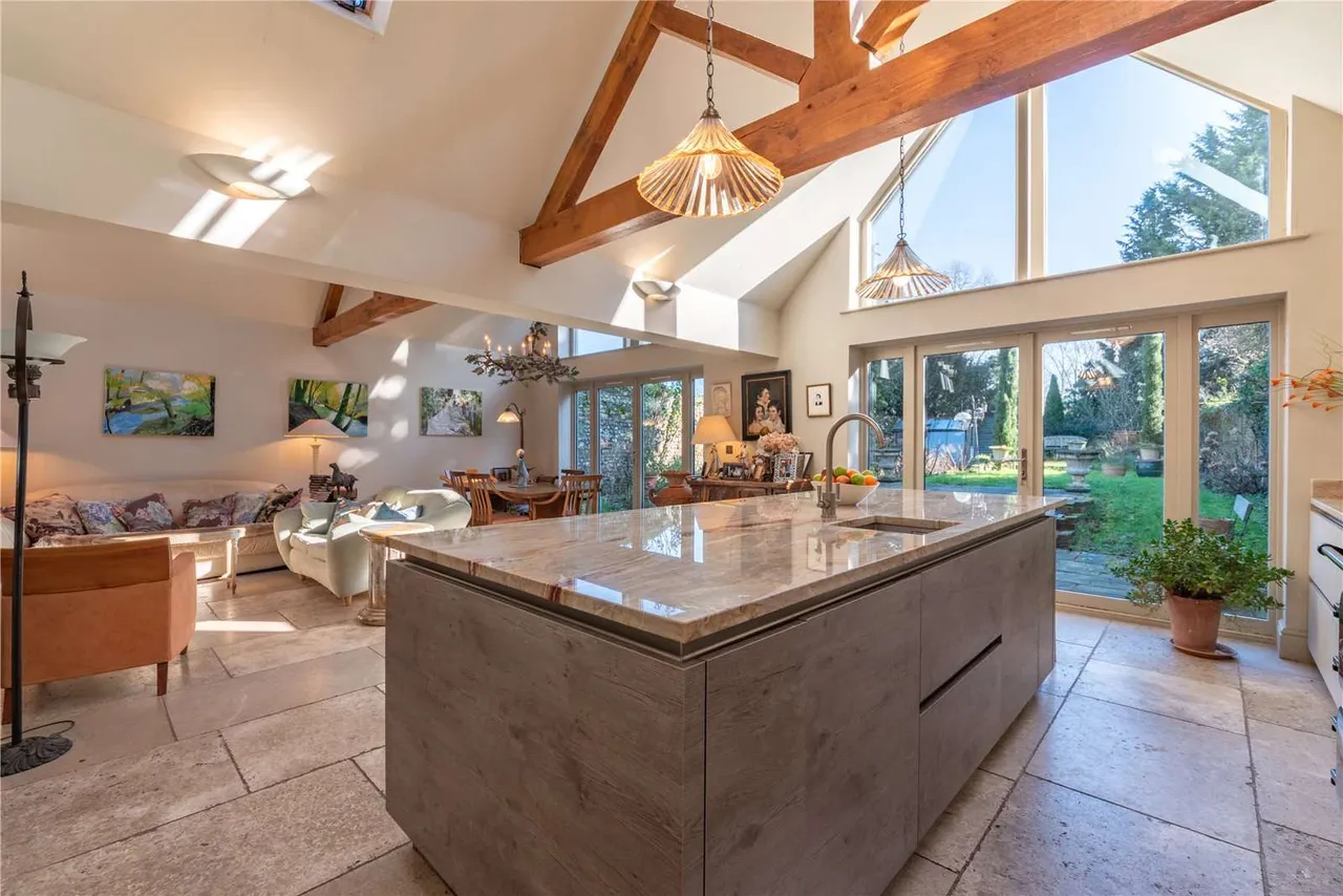 5 bed house for sale — High Street, Hungerford, Berkshire, RG17 0DL