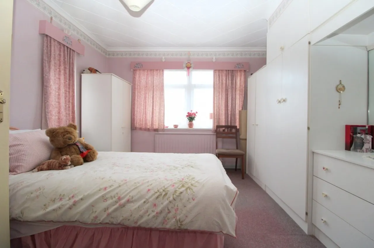 Meadow Road, Ashford, photo 6