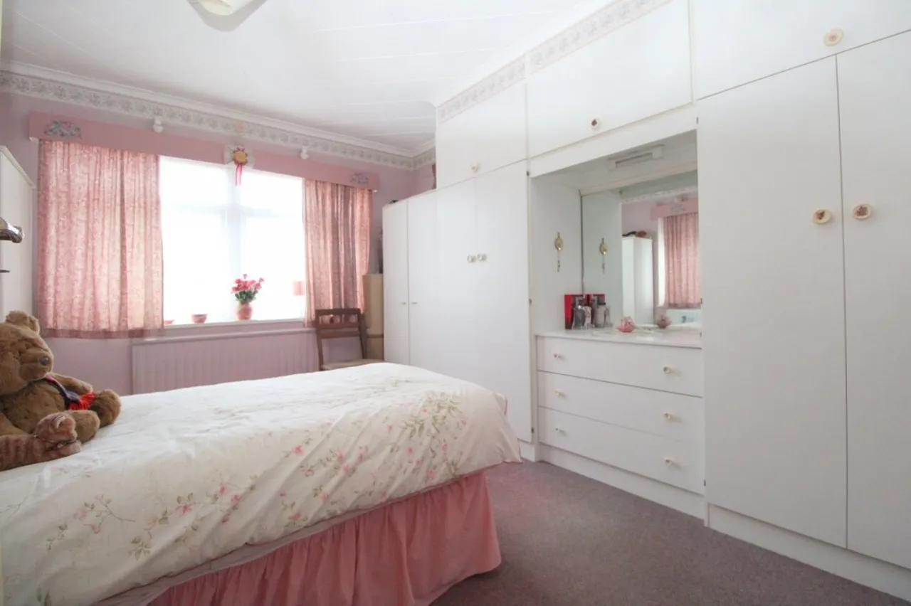 Meadow Road, Ashford, photo 10