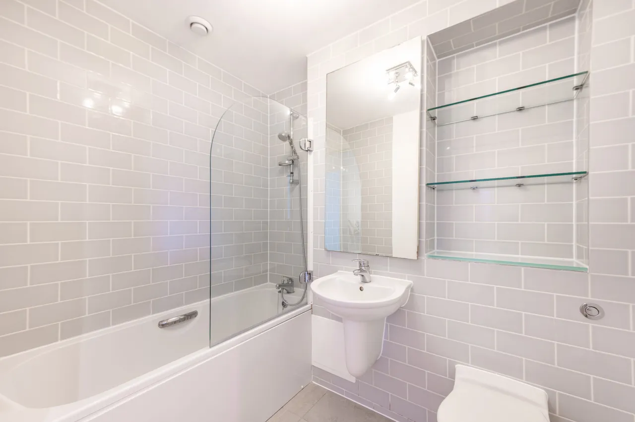 33 Bartholomew House, 4 Southern Row, London, photo 6