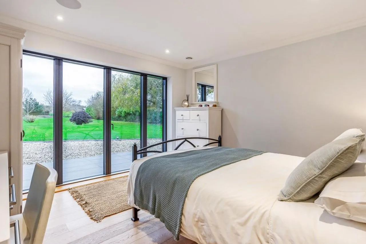 Almodington Lane, Earnley, PO20, photo 15