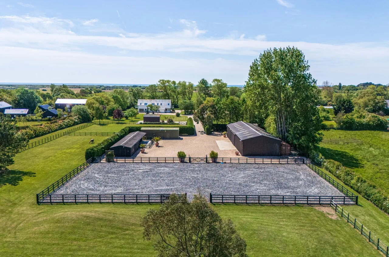 Almodington Lane, Earnley, PO20, photo 41