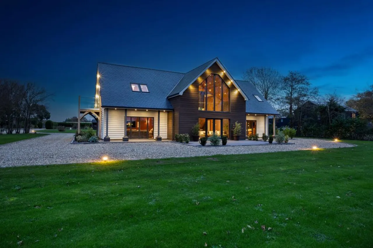 Almodington Lane, Earnley, PO20, photo 42