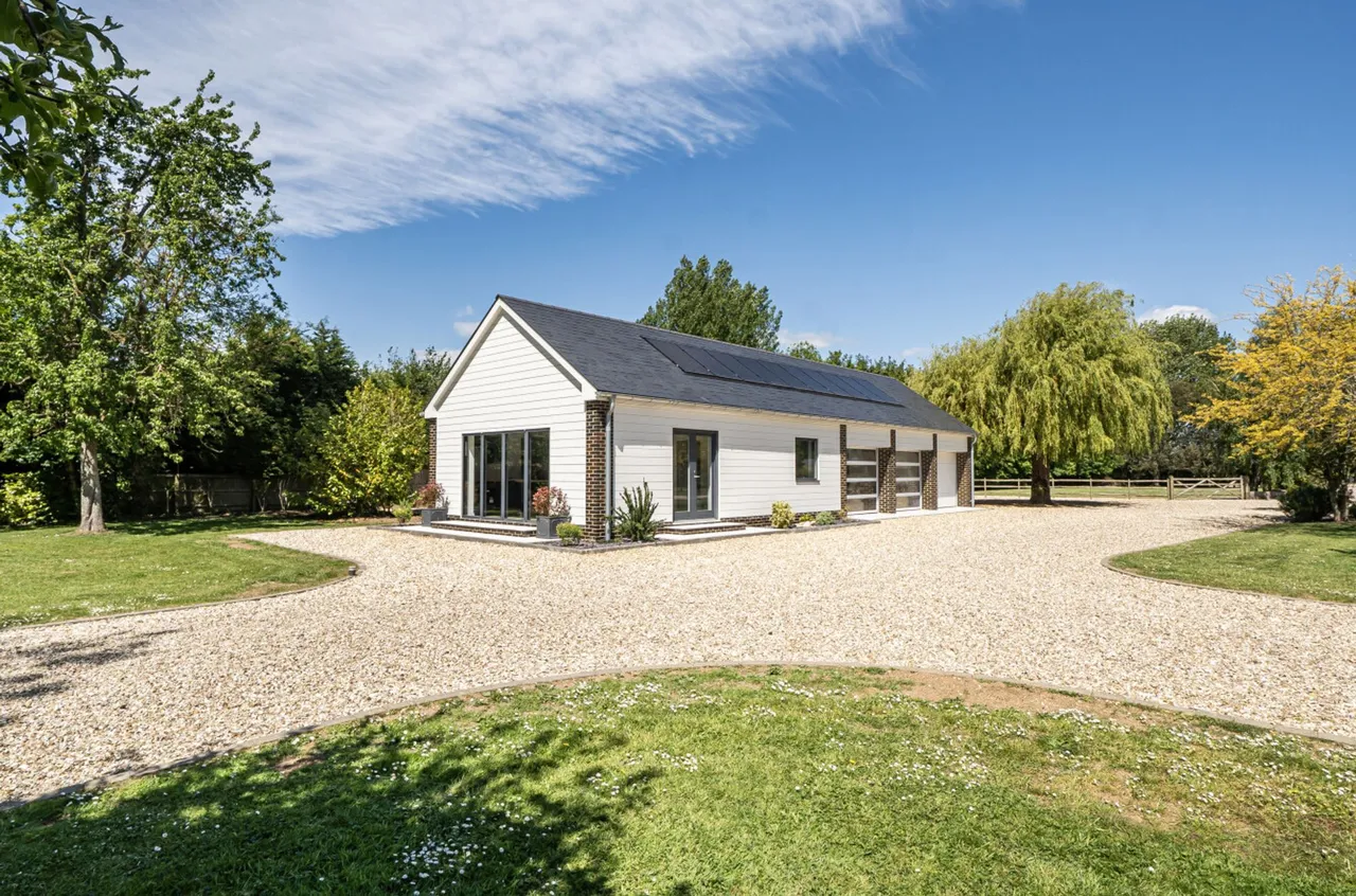 Almodington Lane, Earnley, PO20, photo 38