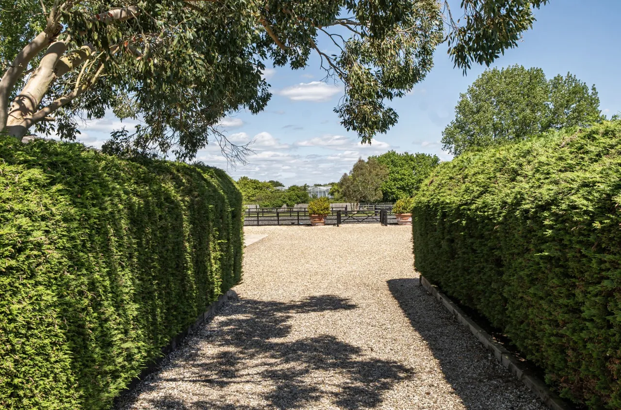 Almodington Lane, Earnley, PO20, photo 34
