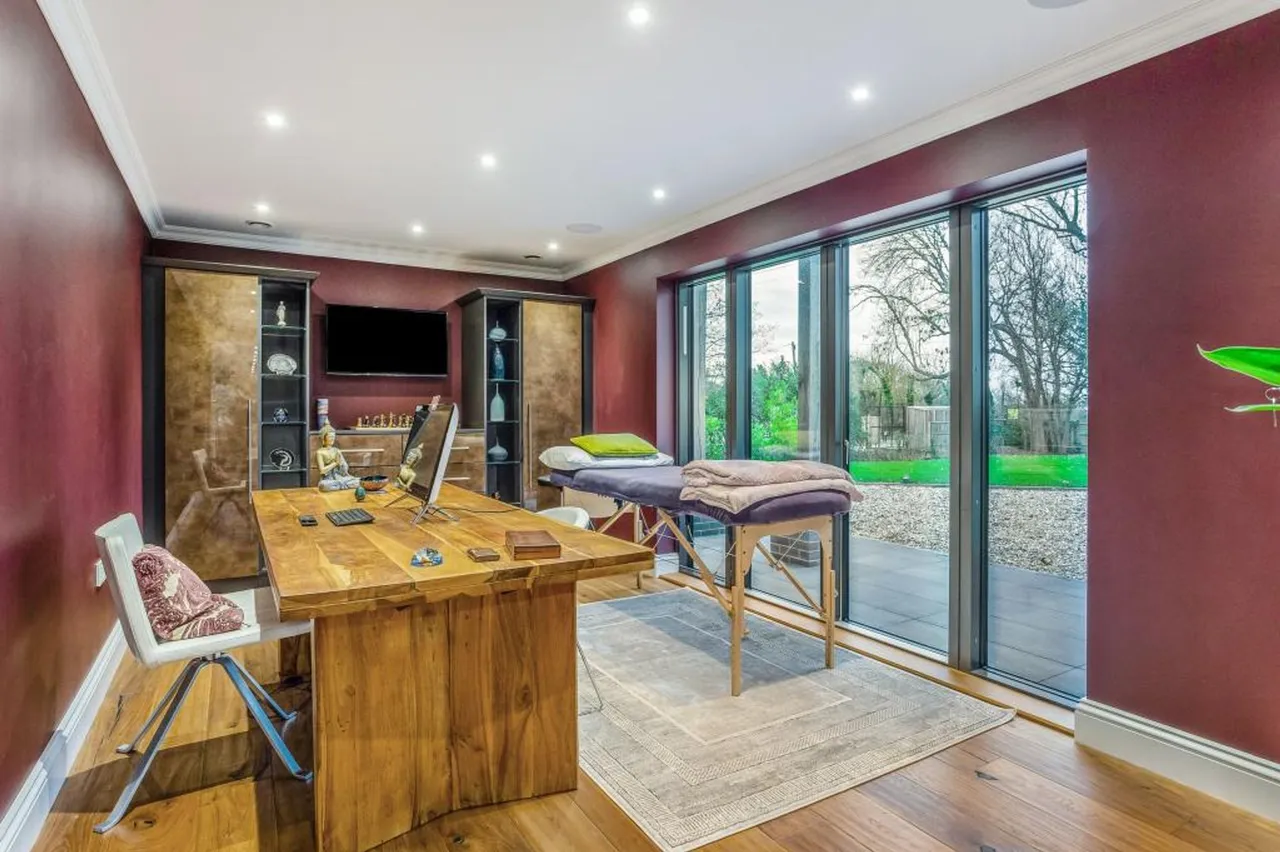 Almodington Lane, Earnley, PO20, photo 13
