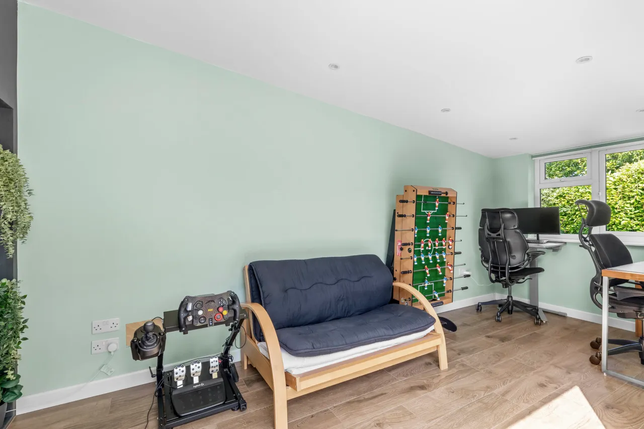 Manor Crescent, Wendover, HP22, photo 18