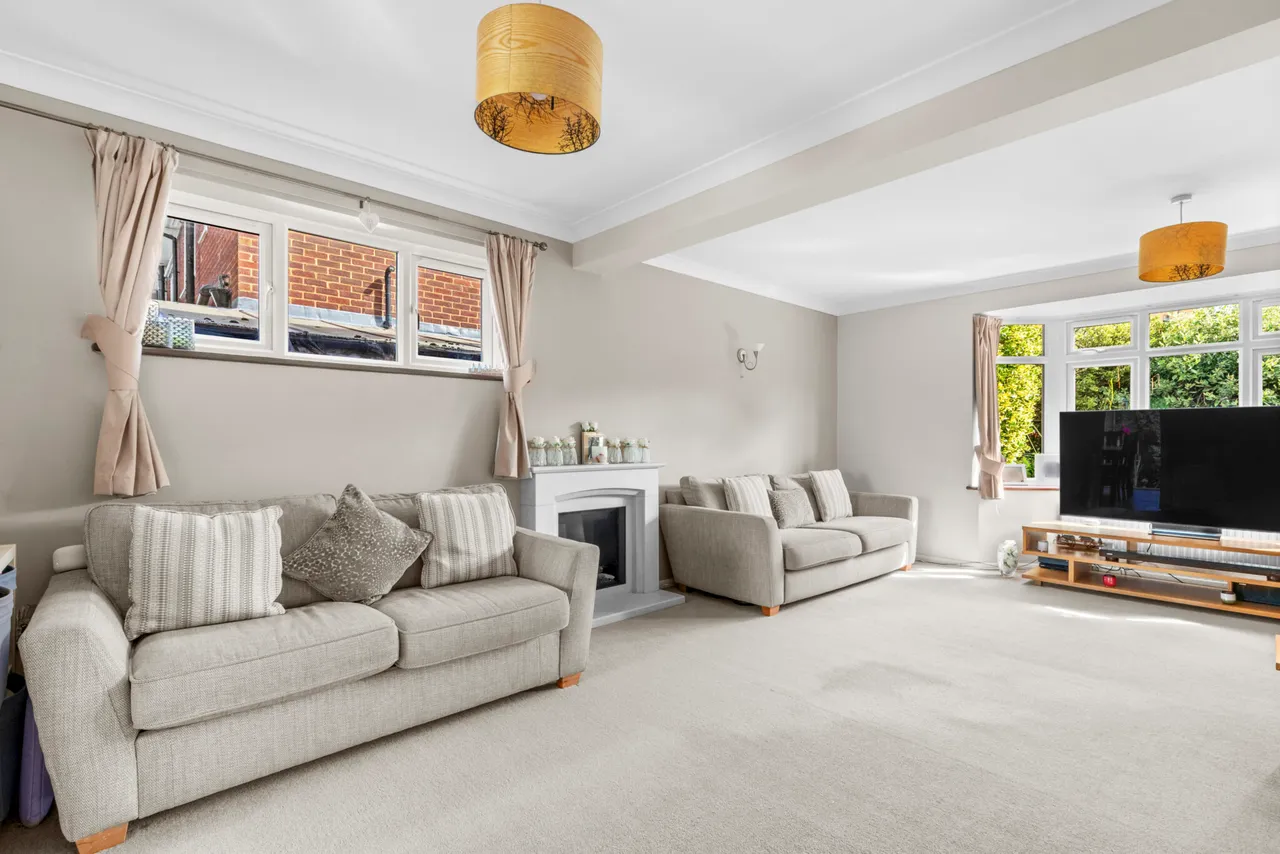 Manor Crescent, Wendover, HP22, photo 6