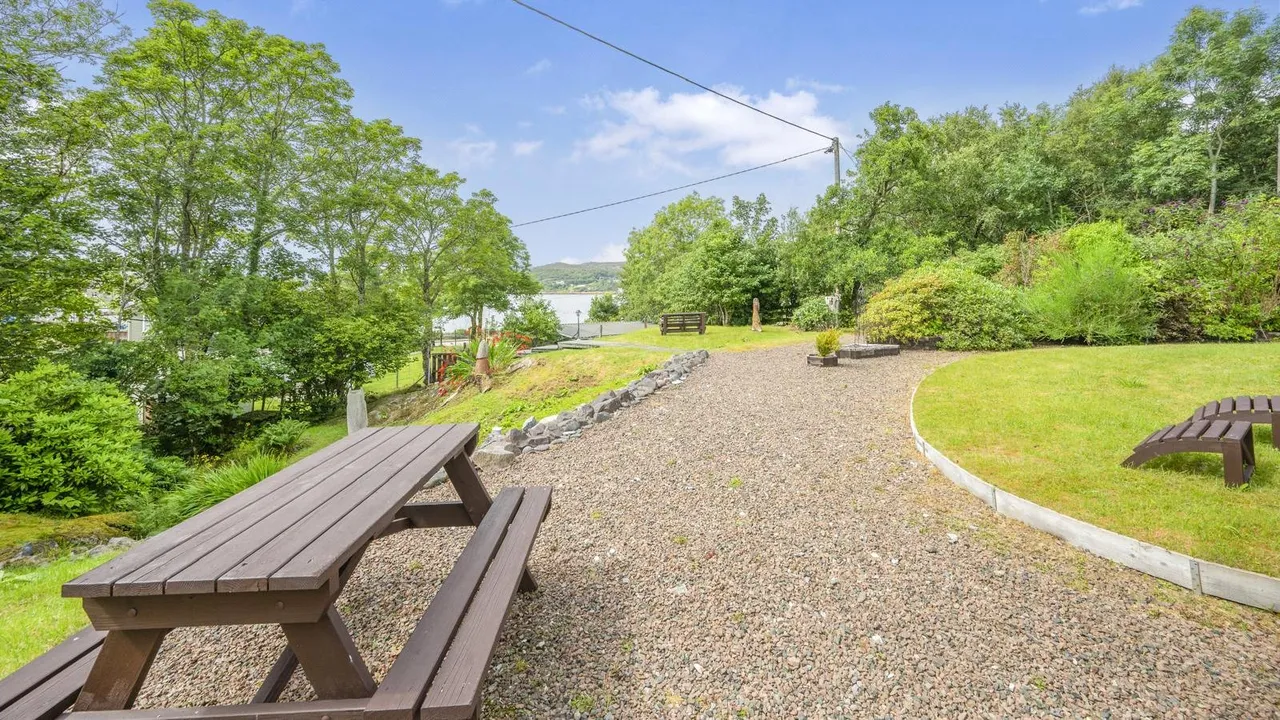 2 Canisp Road, Lochinver, Lairg, Highland, IV27 4LH, photo 2