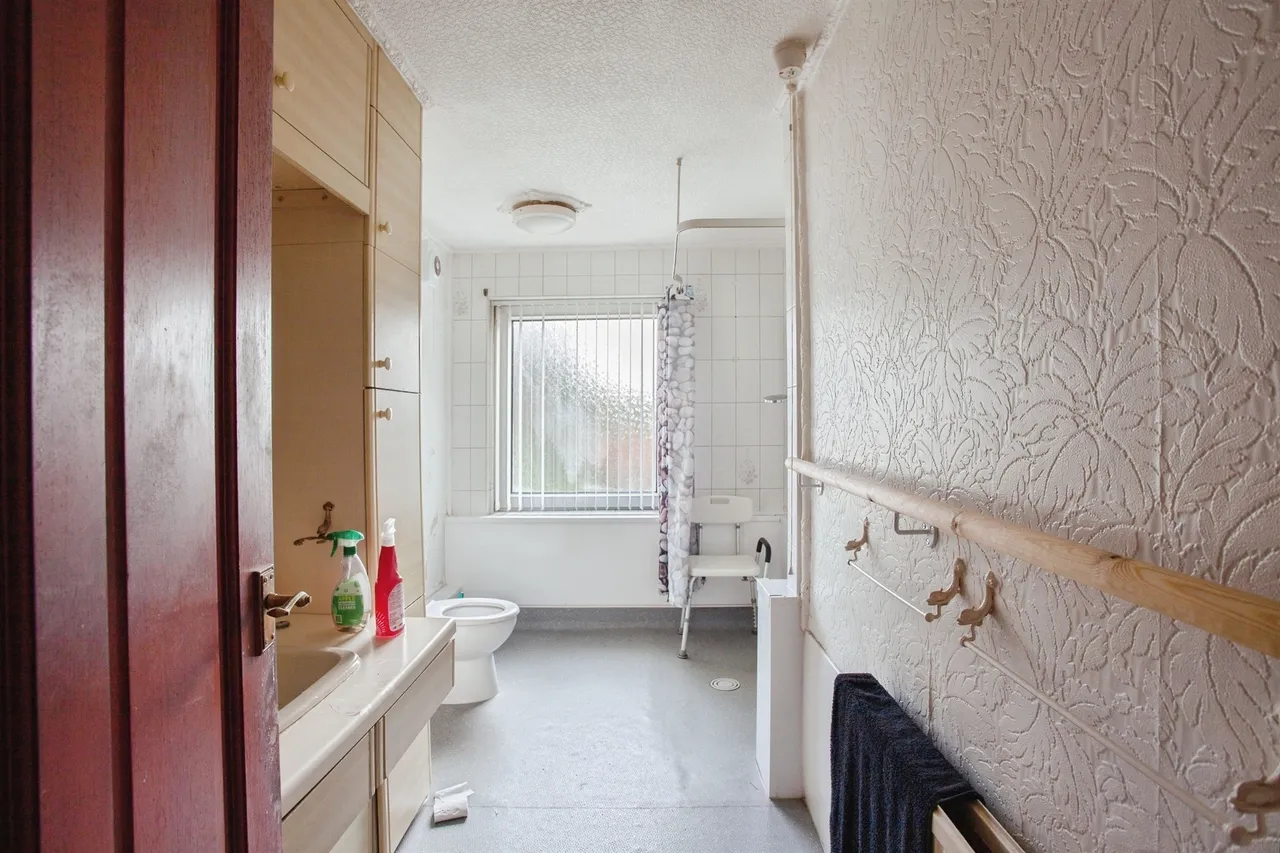 Bawtry Road, Wickersley, S66, photo 15