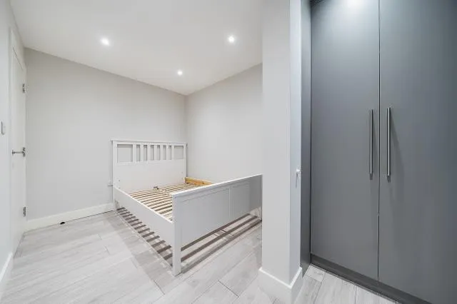 Heath Villa, SL5, photo 14