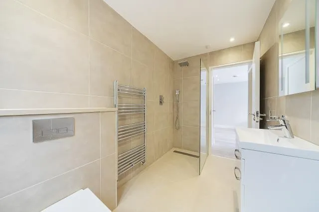 Heath Villa, SL5, photo 18