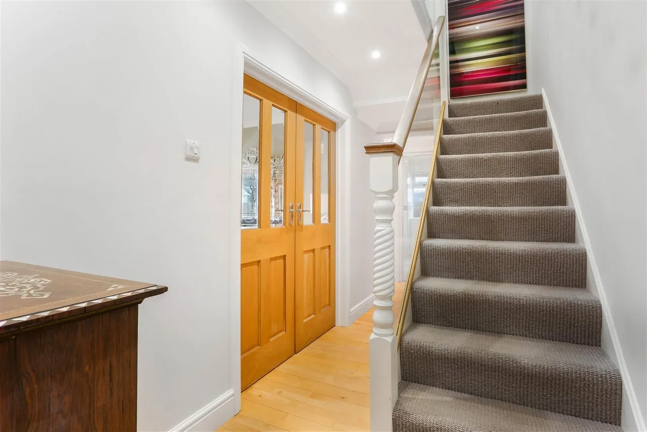 Leatherhead Road, Great Bookham, KT23 4RR, photo 9