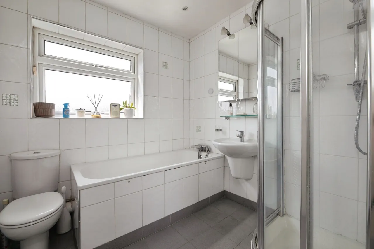Windermere Gardens, Ilford, IG4, photo 17