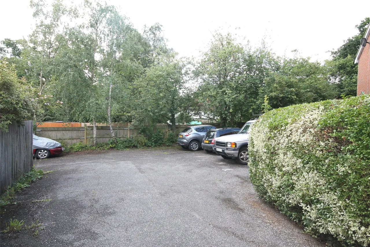 Markham Road, Capel, RH5, photo 8