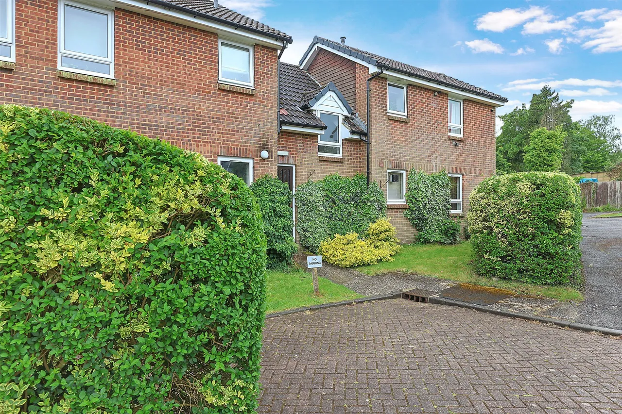 1 bed property for sale, Markham Road, Capel, RH5