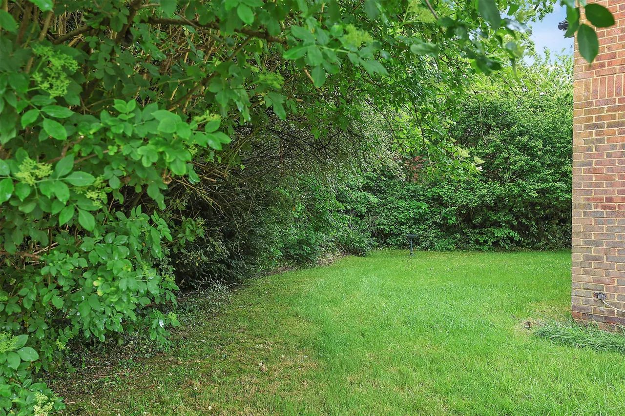Markham Road, Capel, RH5, photo 4