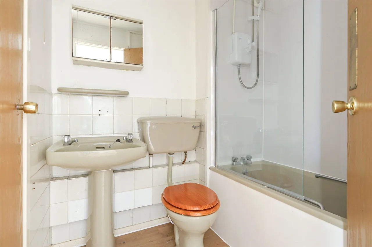 Markham Road, Capel, RH5, photo 6