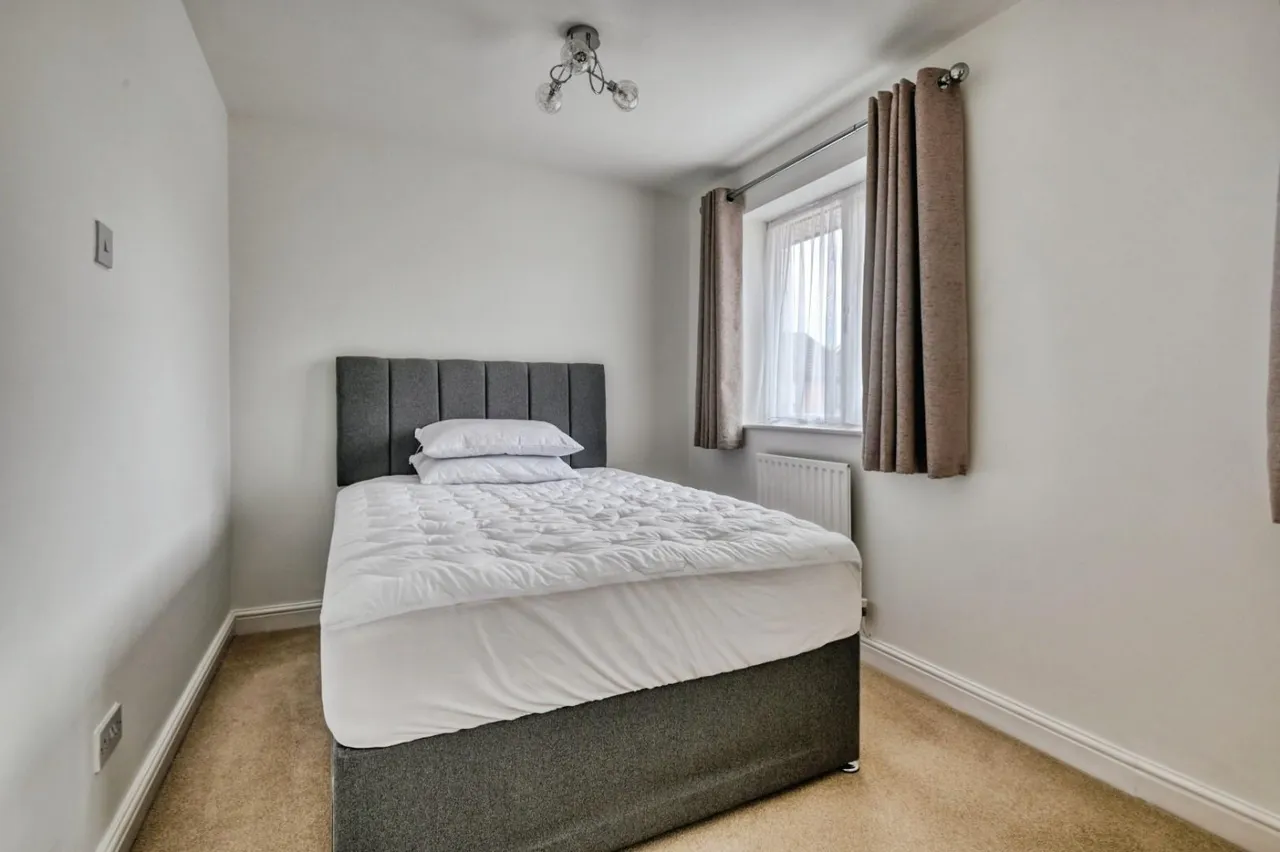 Lindisfarne, Glascote, B77, photo 13