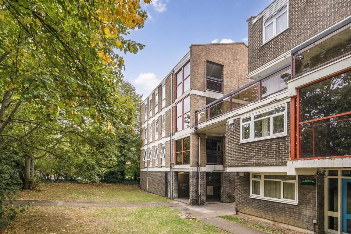 2 bed property for sale, Gloucester Road, KT1