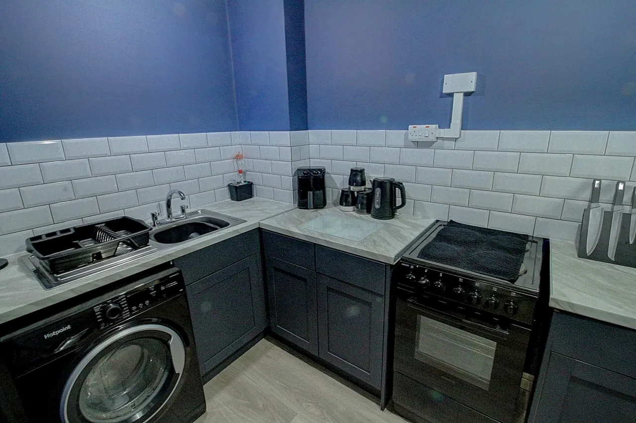 Lutterworth Road, Nuneaton, CV11, photo 6