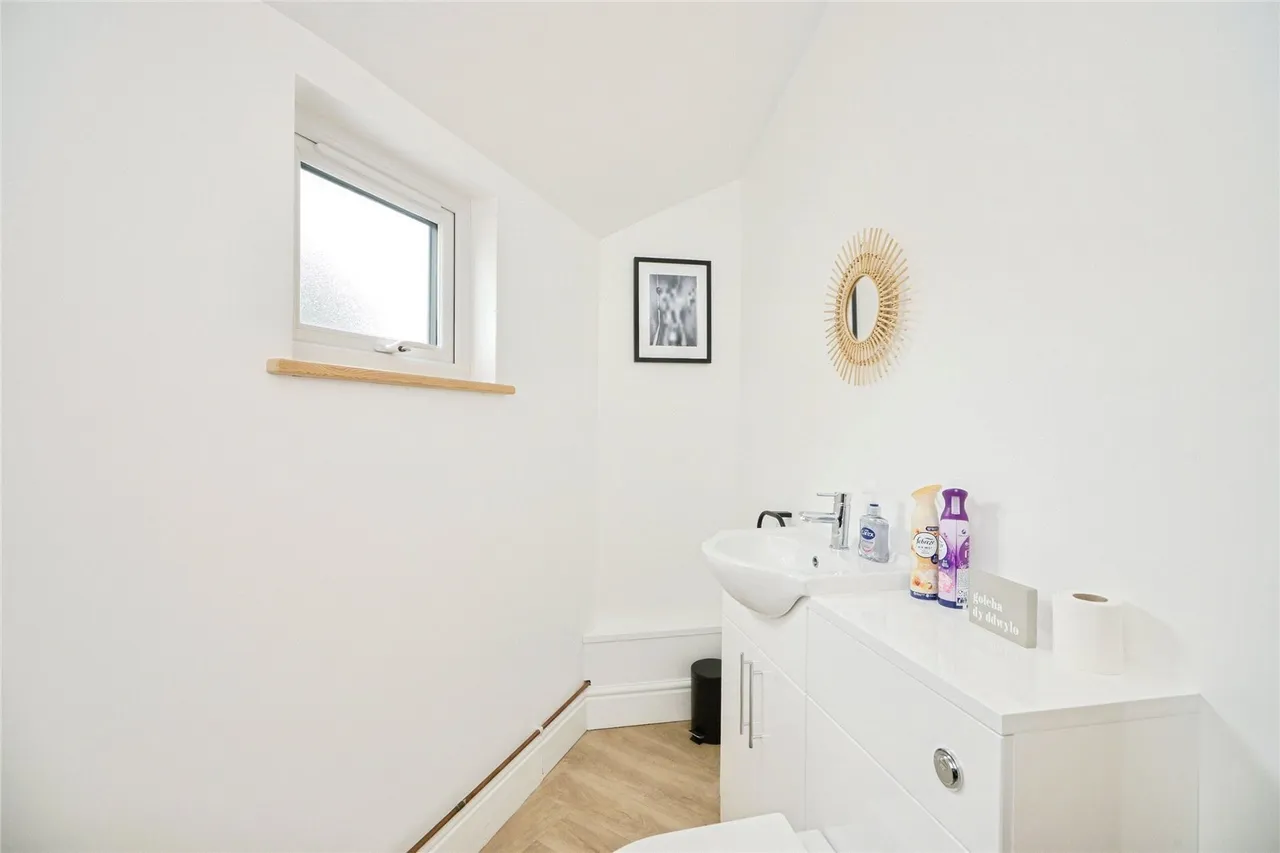 Digbeth Terrace, Bontnewydd, LL54, photo 3